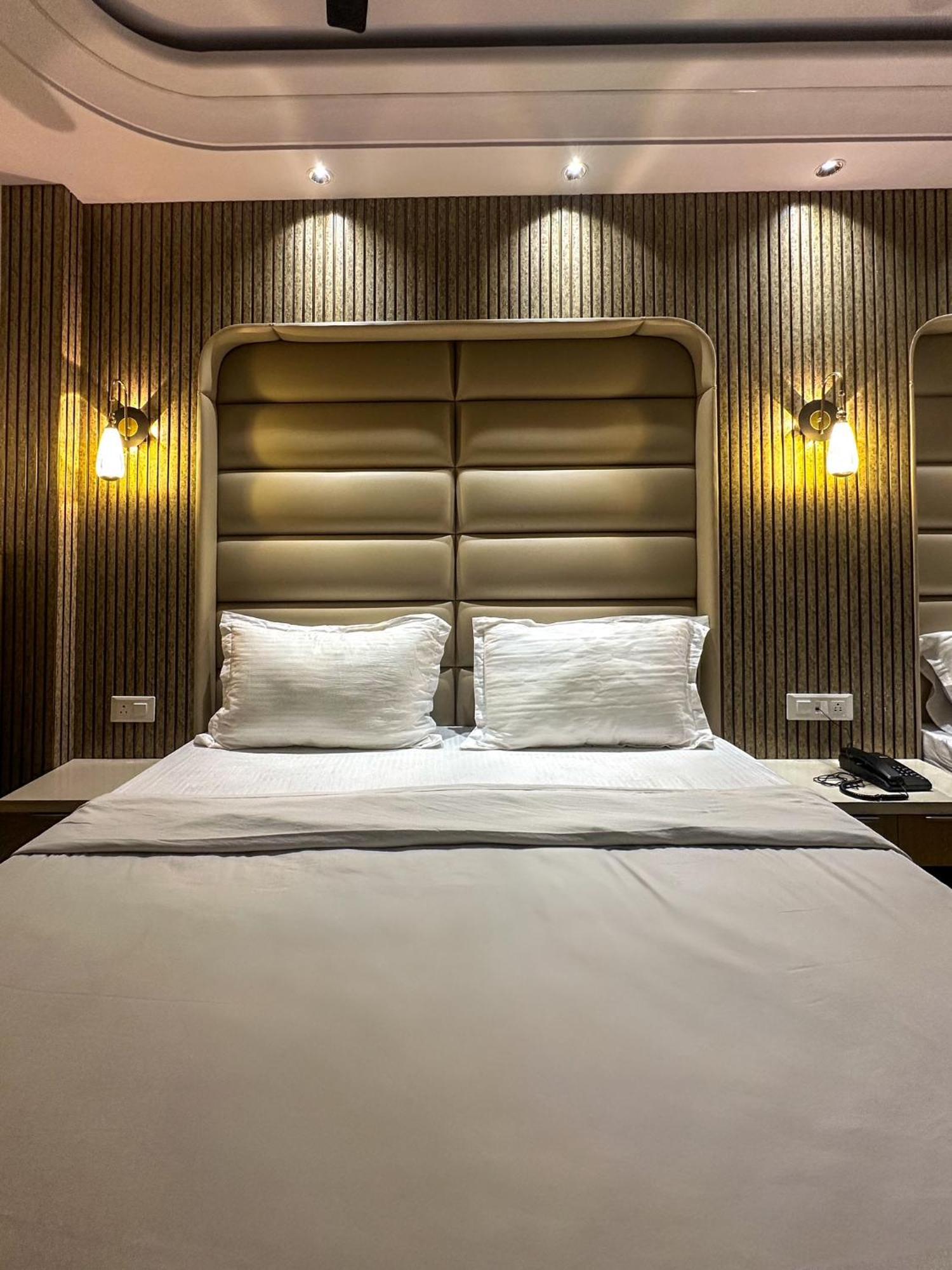 Delhi Delight Premium Bed and Breakfast New Delhi Exteriör bild