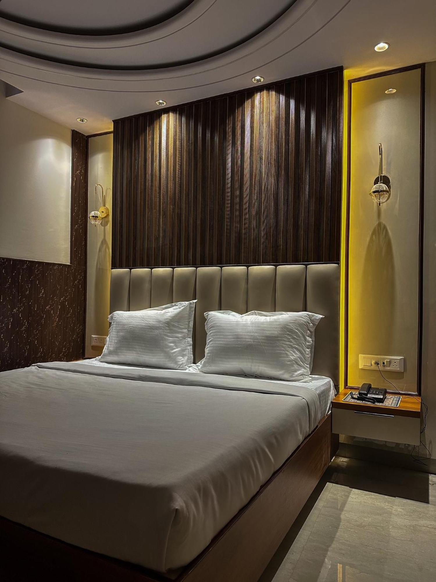 Delhi Delight Premium Bed and Breakfast New Delhi Exteriör bild
