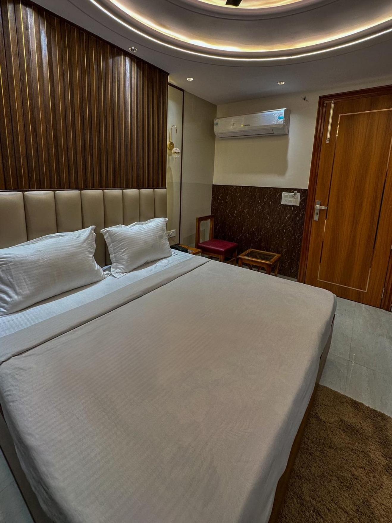 Delhi Delight Premium Bed and Breakfast New Delhi Exteriör bild
