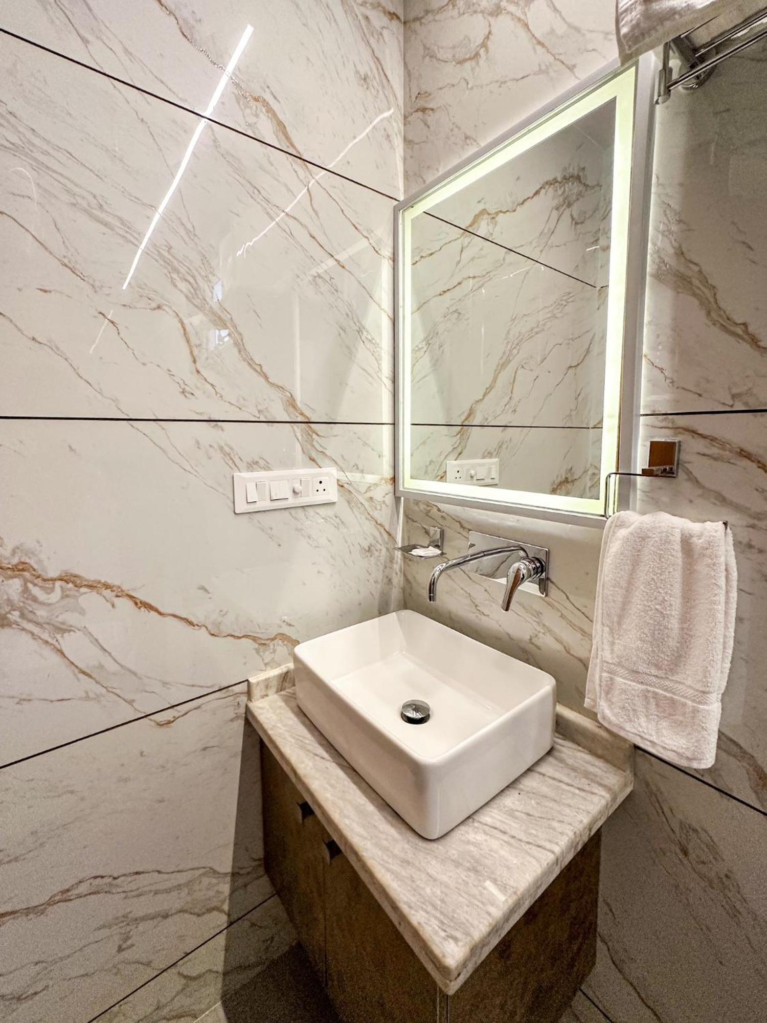 Delhi Delight Premium Bed and Breakfast New Delhi Exteriör bild